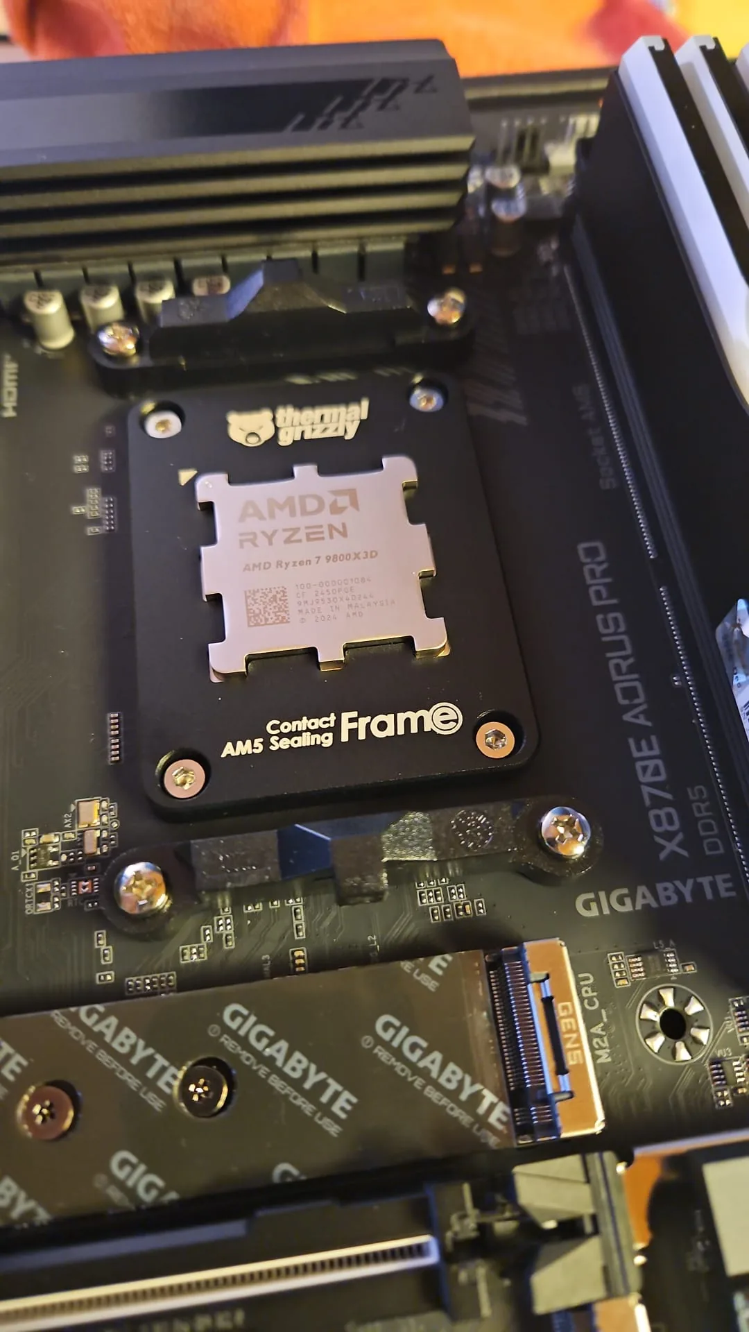 Vorbereitung des AM5-Umbaus mit Aorus und Ryzen 7 9800X3D: Aufnahme 009