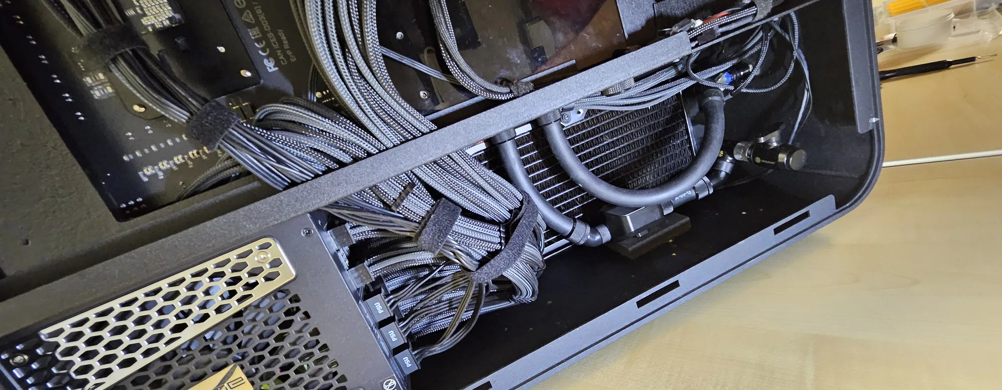 Vorbereitung des AM5-Umbaus mit Aorus und Ryzen 7 9800X3D: Aufnahme 017