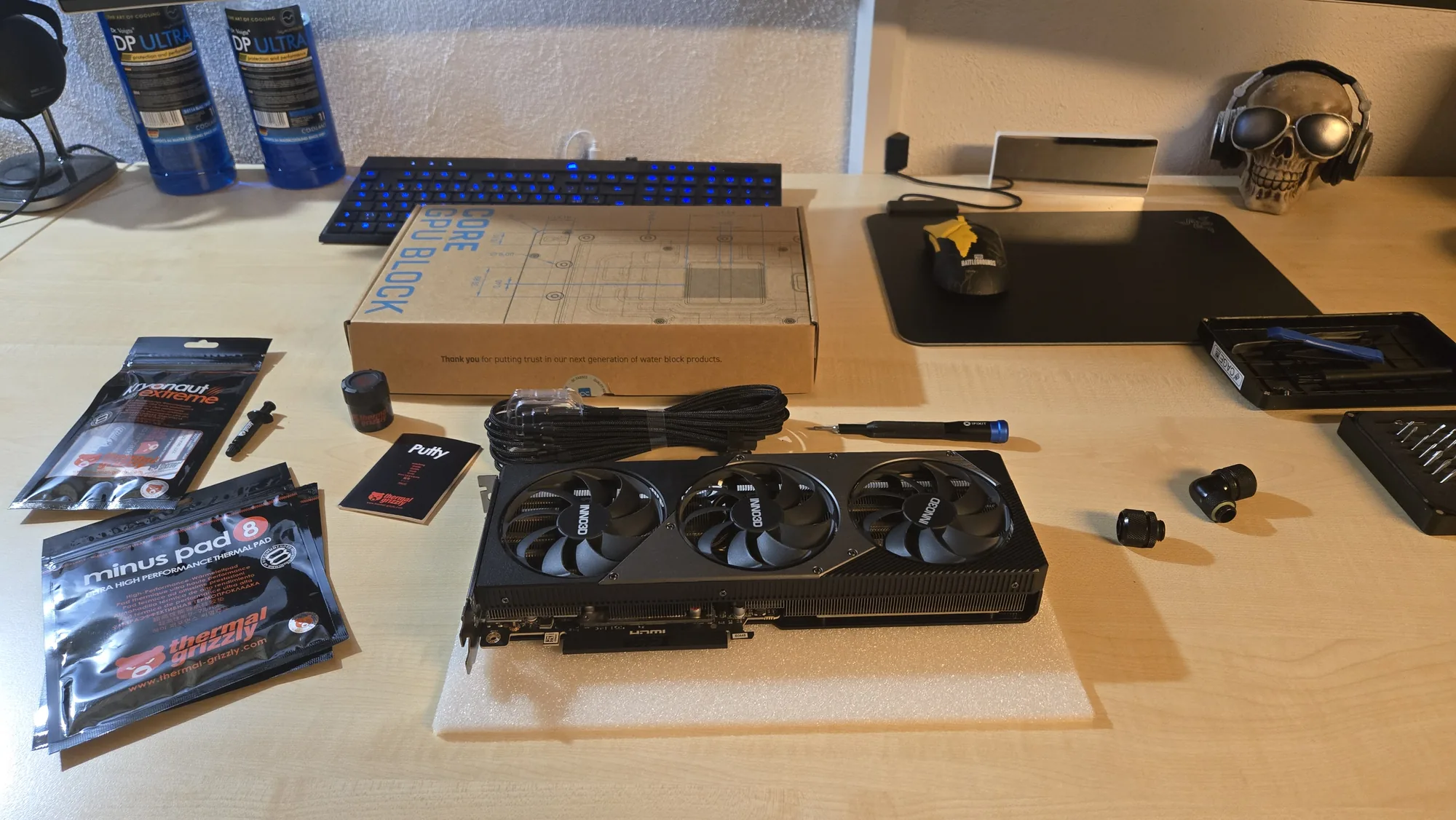 Vorbereitung der GeForce RTX 5070 Ti für die Wasserkühlung