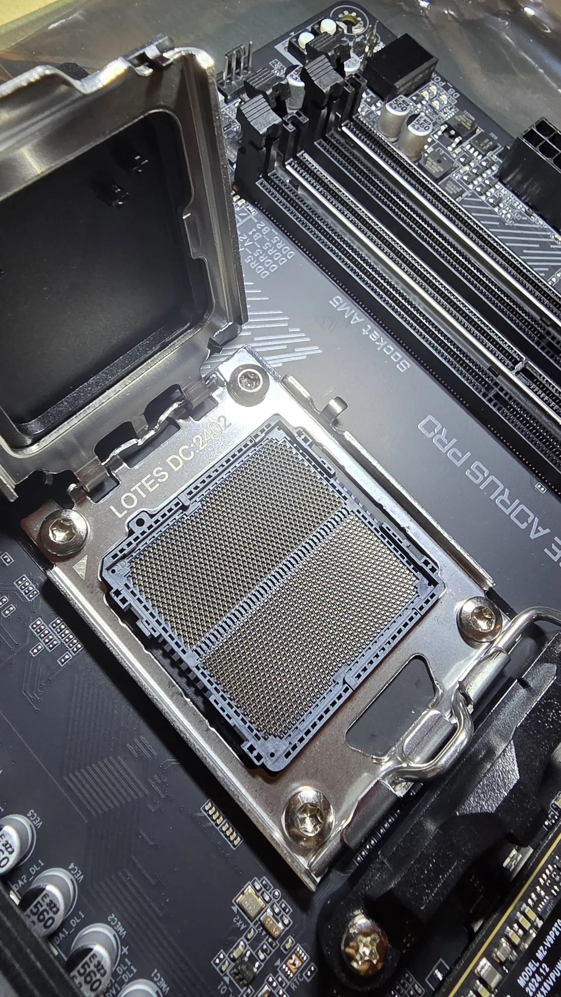 Umbau auf ASUS Creator, Ryzen 7 9850X3D und GeForce RTX 5070 Ti: Aufnahme 048