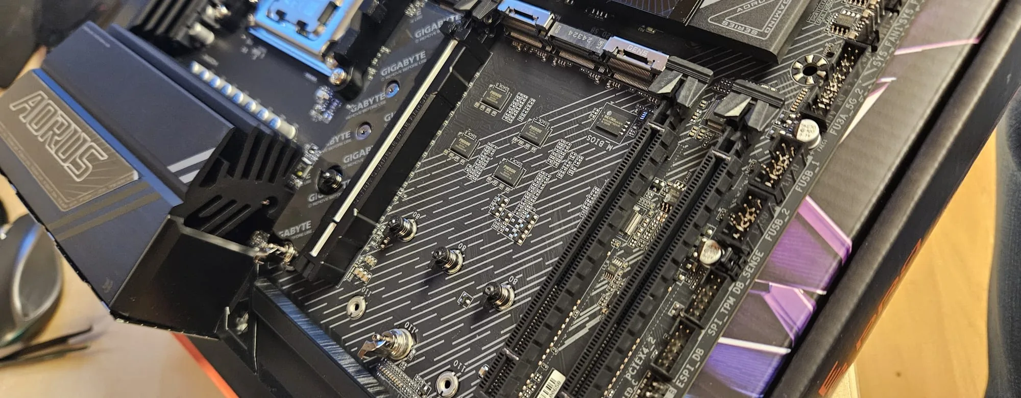 Detailansicht des X870E-Aorus-Mainboards
