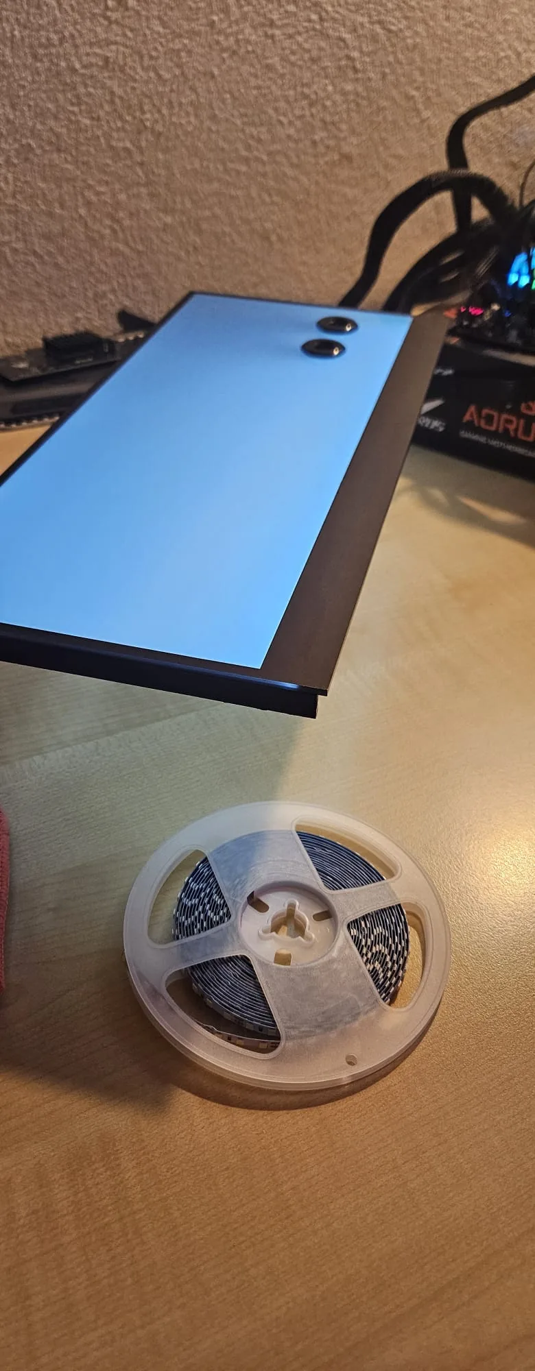 LED-Leiste und Montagematerial für die blaue Beleuchtung