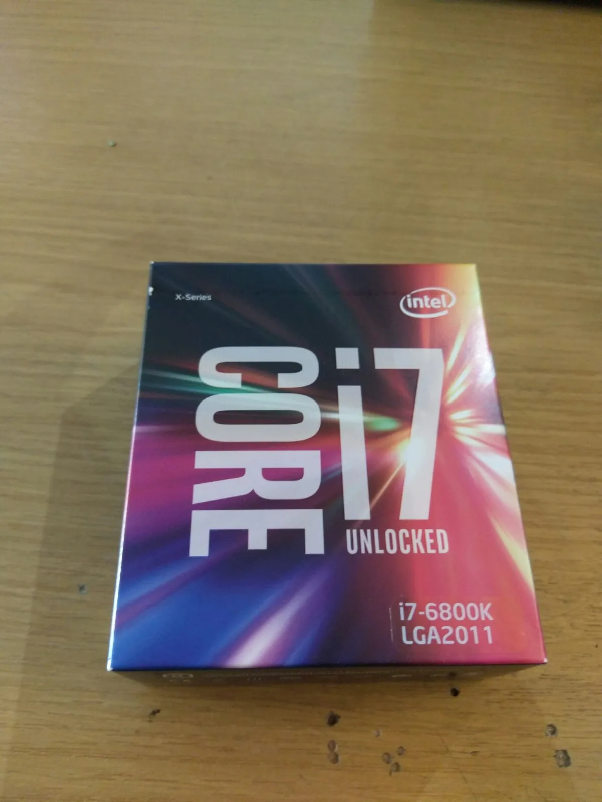 Hulk Mod: Intel-Core-i7-Verpackung zu Beginn der Hardwareauswahl