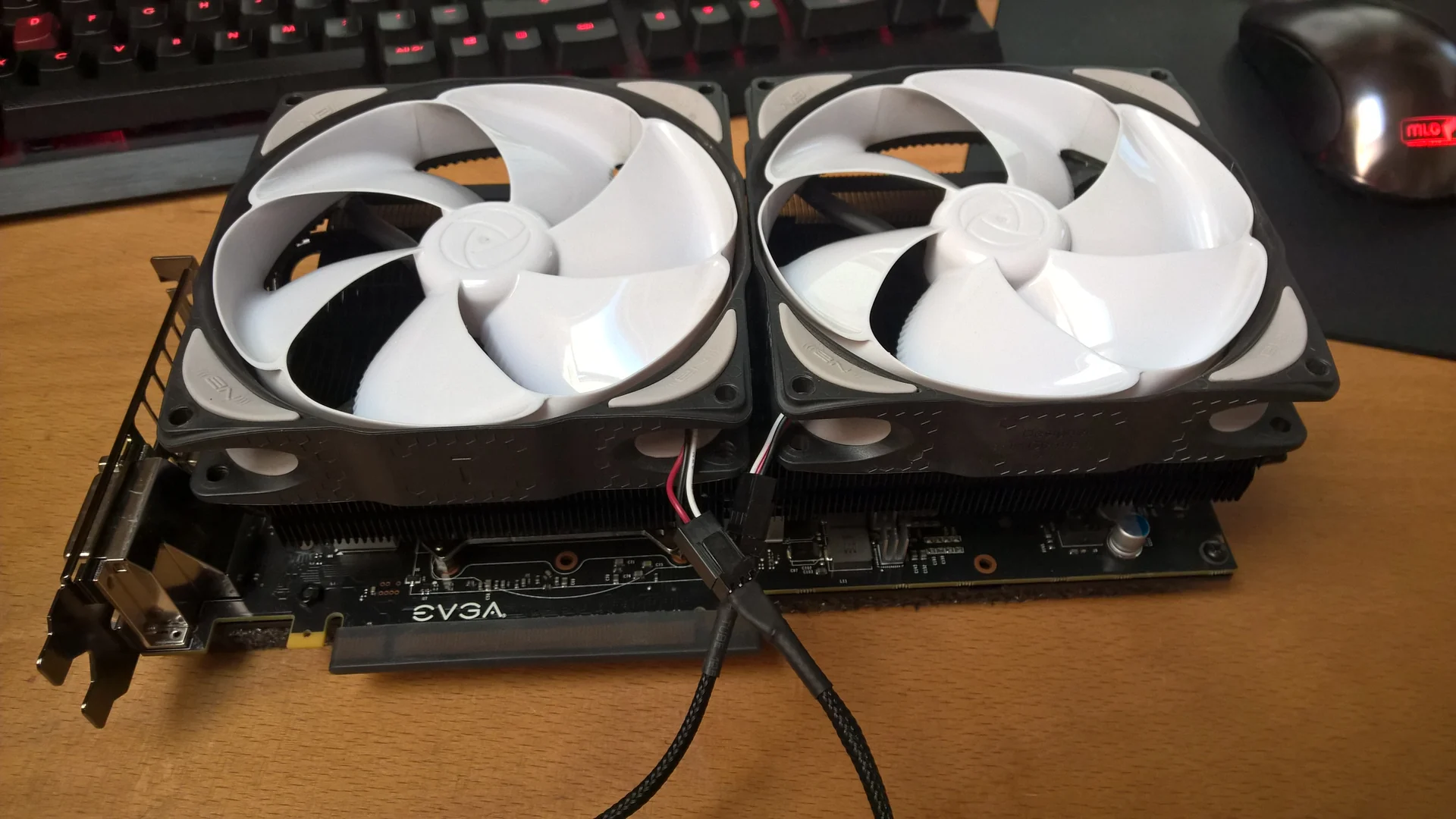 NCASE M1 Mamba Mod: Doppellüfter auf der Grafikkarte im Detail