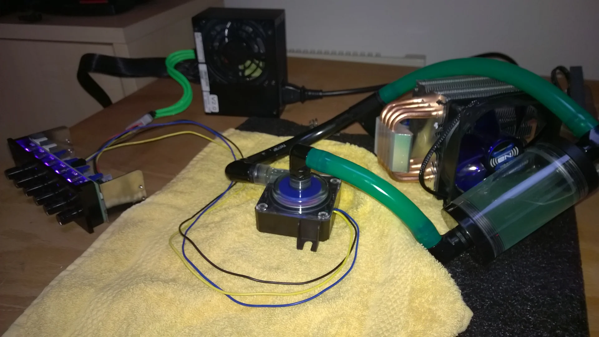 NCASE M1 Mamba Mod: Pumpen- und Schlauchtest ausserhalb des Gehäuses