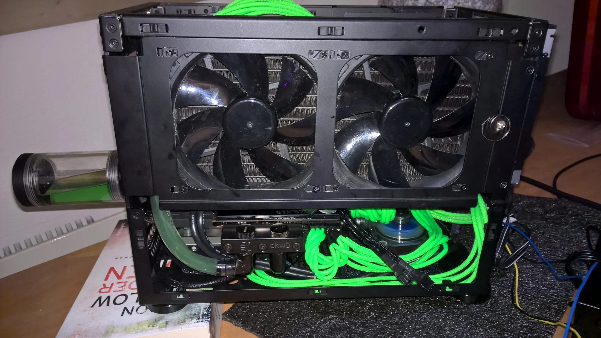 NCASE M1 Mamba Mod: seitlich montierte Lüfter und Wasserkühlung