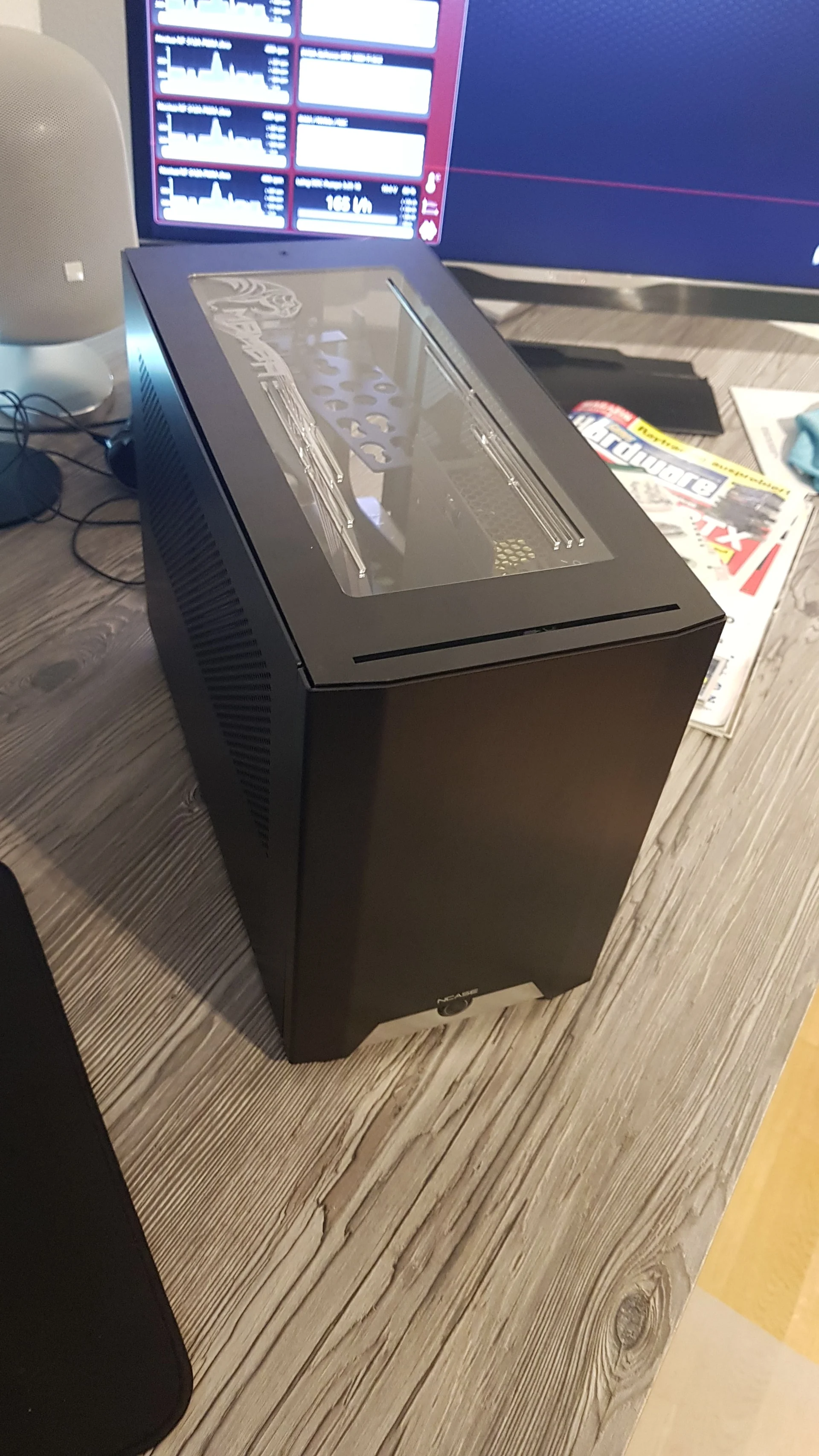 NCASE M1 Mamba Mod: geschlossenes Gehäuse mit sichtbarem Top Window
