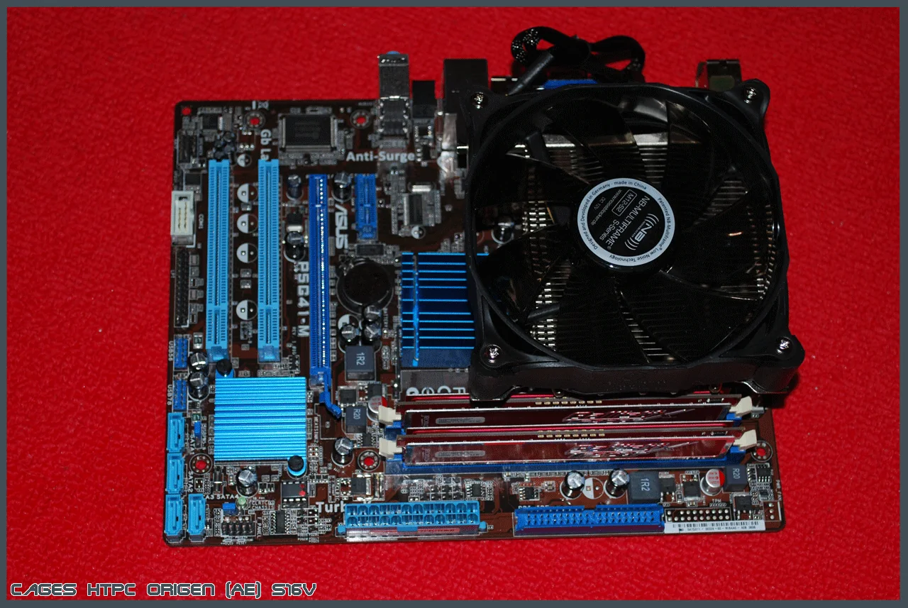ASUS P5G41-M mit eingebautem Prozessor und Arbeitsspeicher