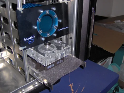 Scottys Shark Mod: Pumpe mit Entkopplung