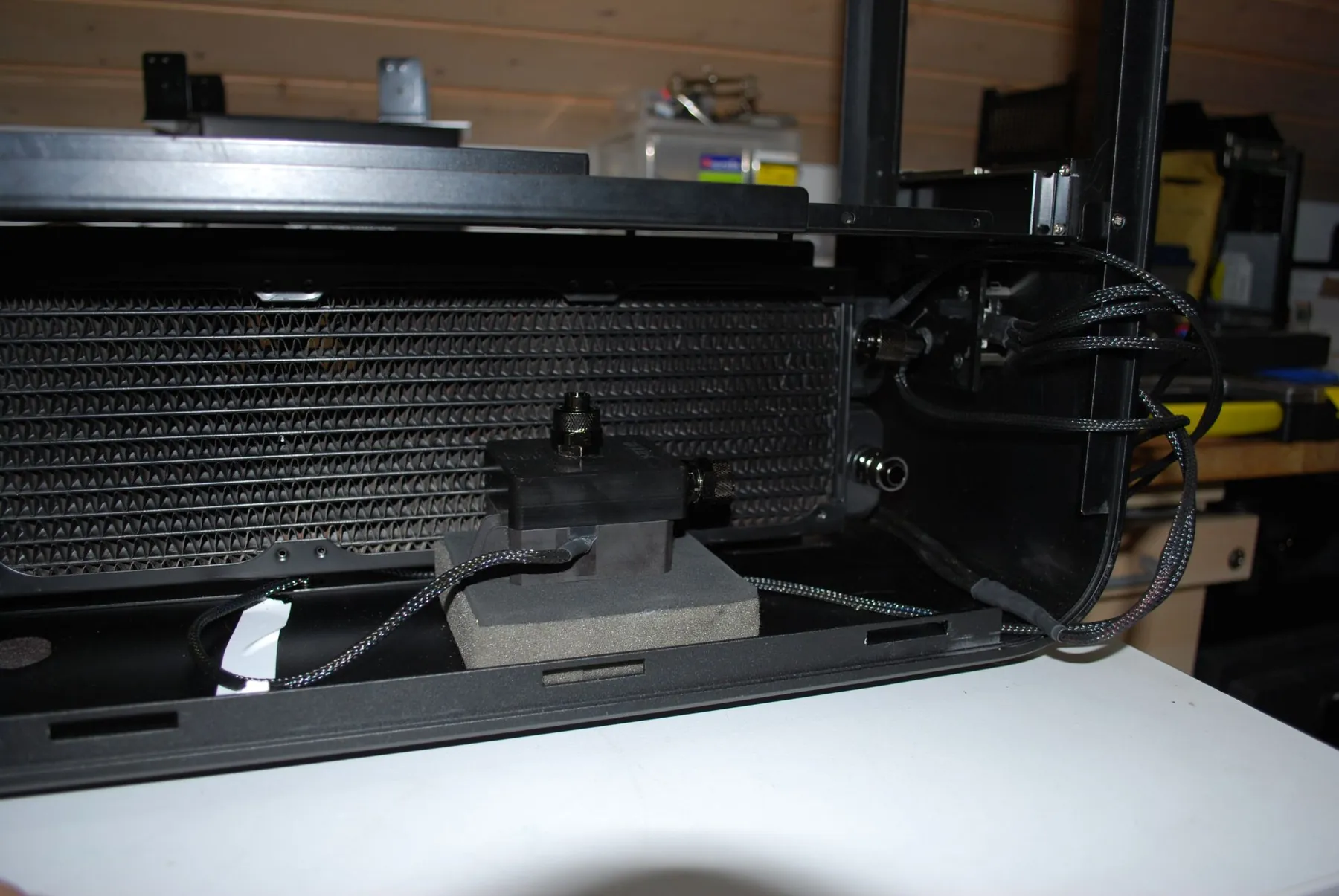 SilverStone TJ07 BloodMod: case pumpe und streben: Aufnahme 2