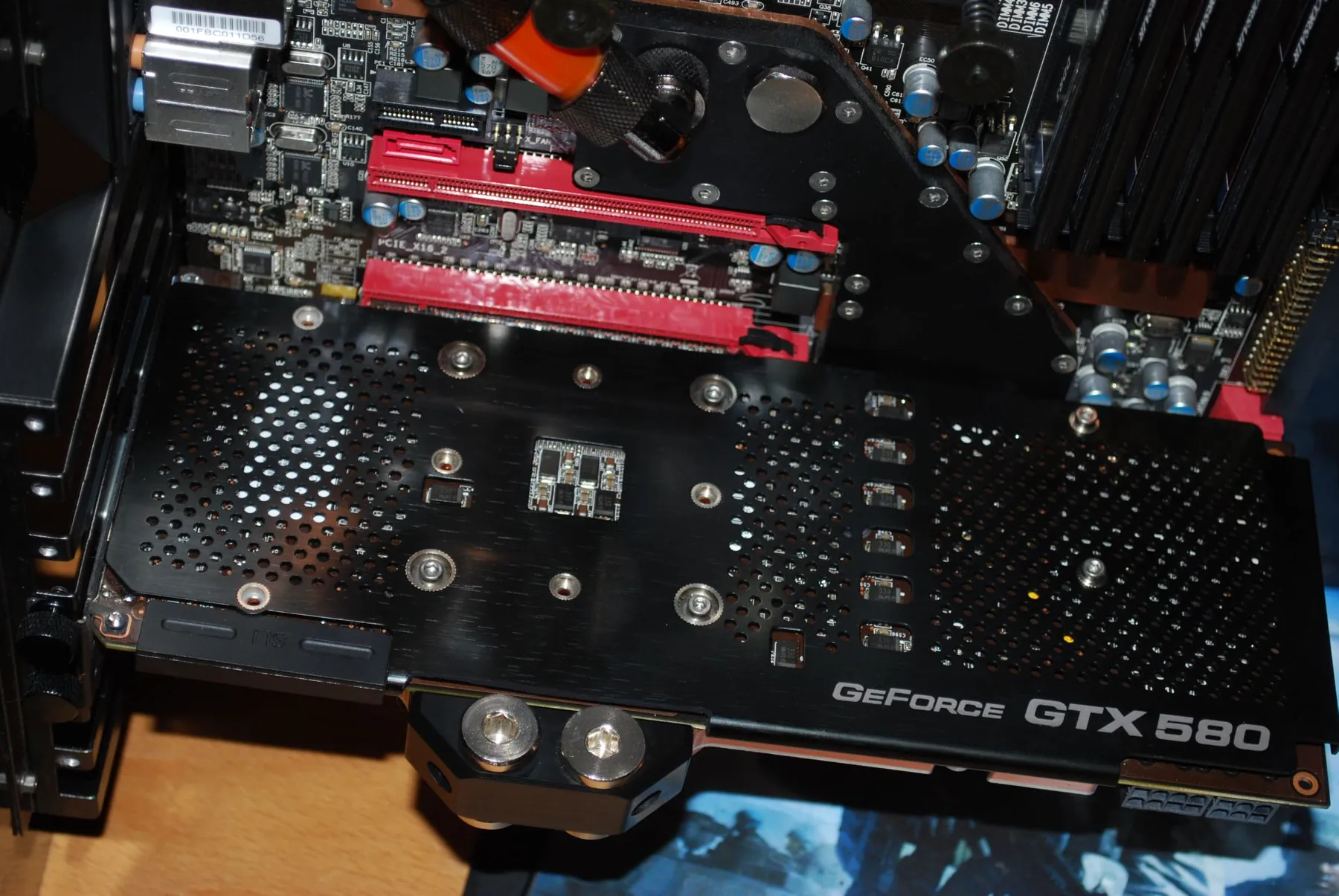SilverStone TJ07 BloodMod: Graka und backplate: Aufnahme 2