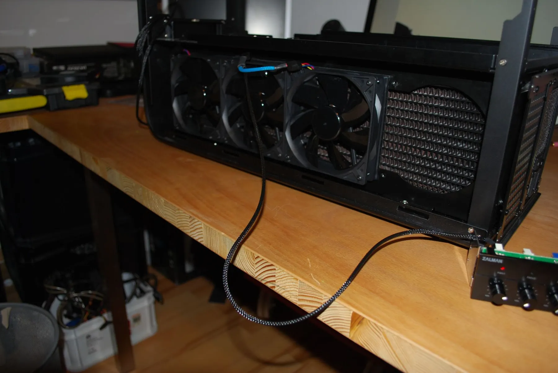 SilverStone TJ07 BloodMod: Luefterkabel test: Aufnahme 2