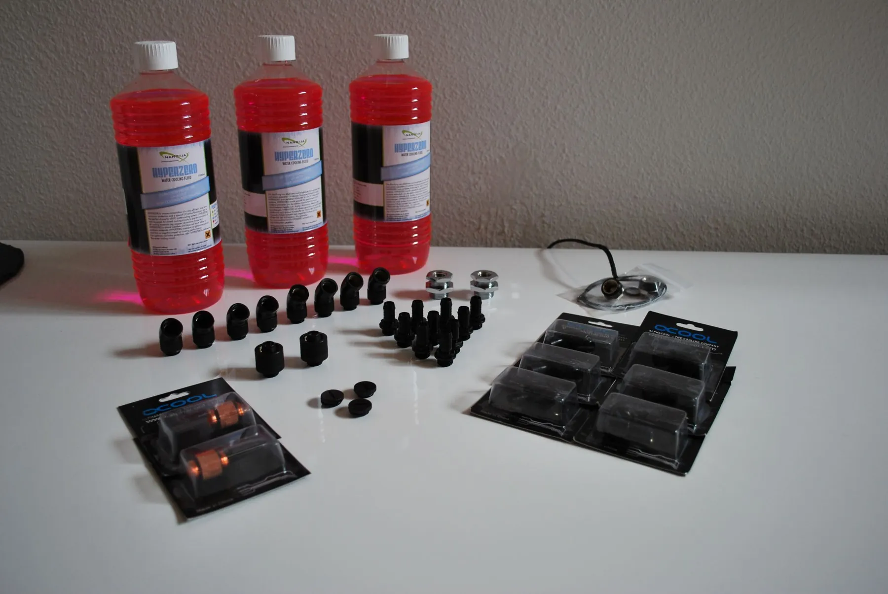 SilverStone TJ07 BloodMod: Anschluesse: Aufnahme 1
