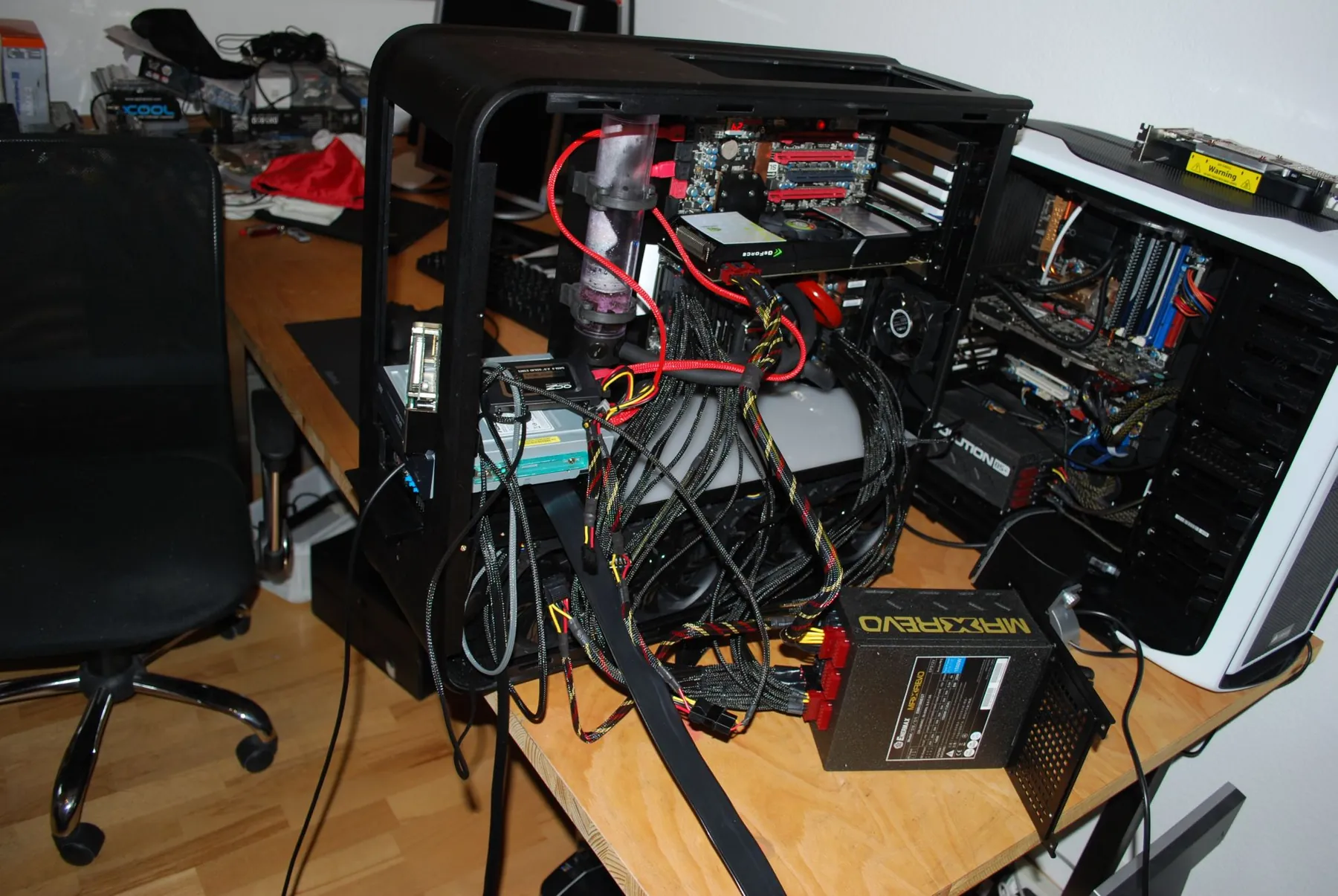 SilverStone TJ07 BloodMod: 590 GTX: Aufnahme 2