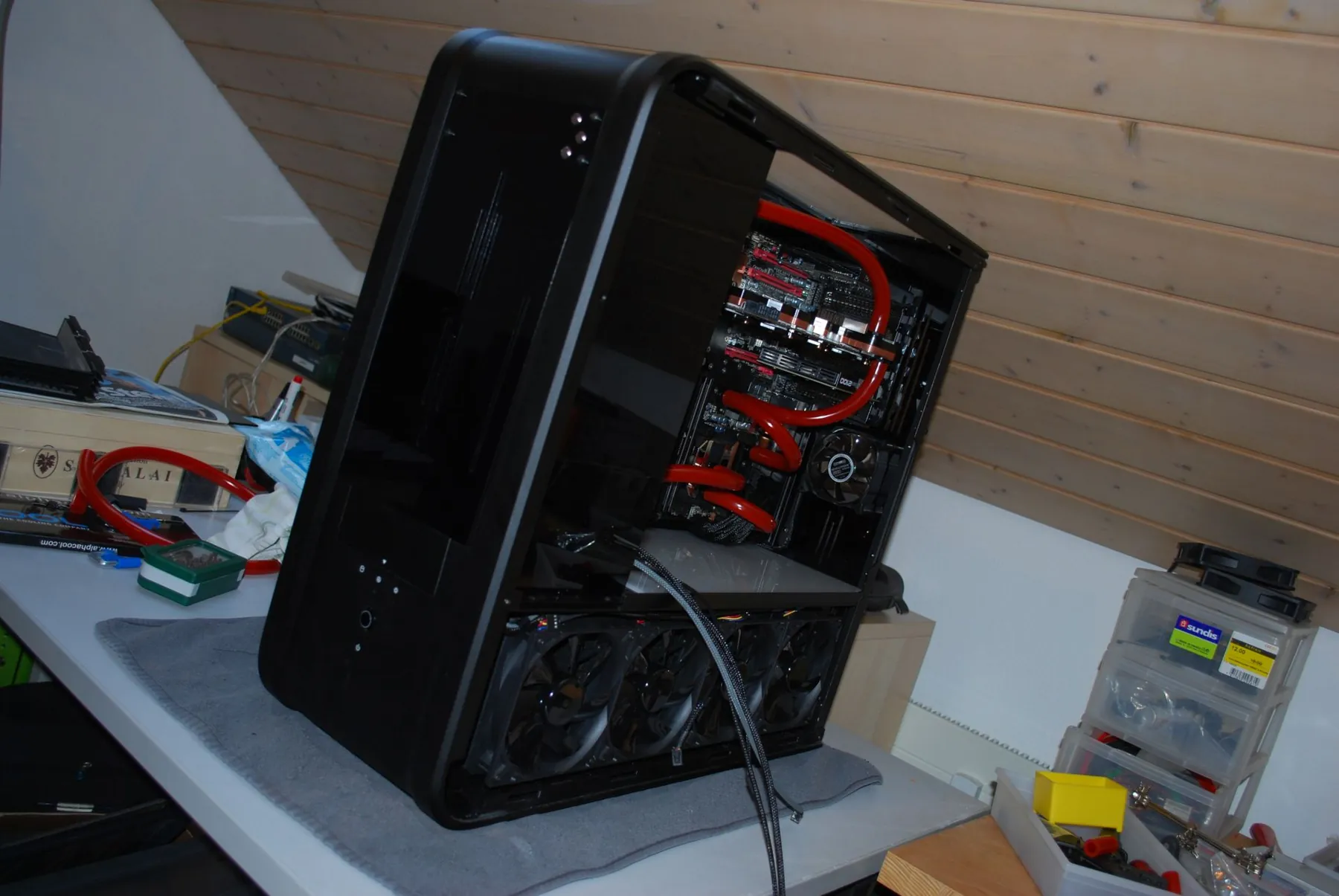 SilverStone TJ07 BloodMod: Front montiert: Aufnahme 1