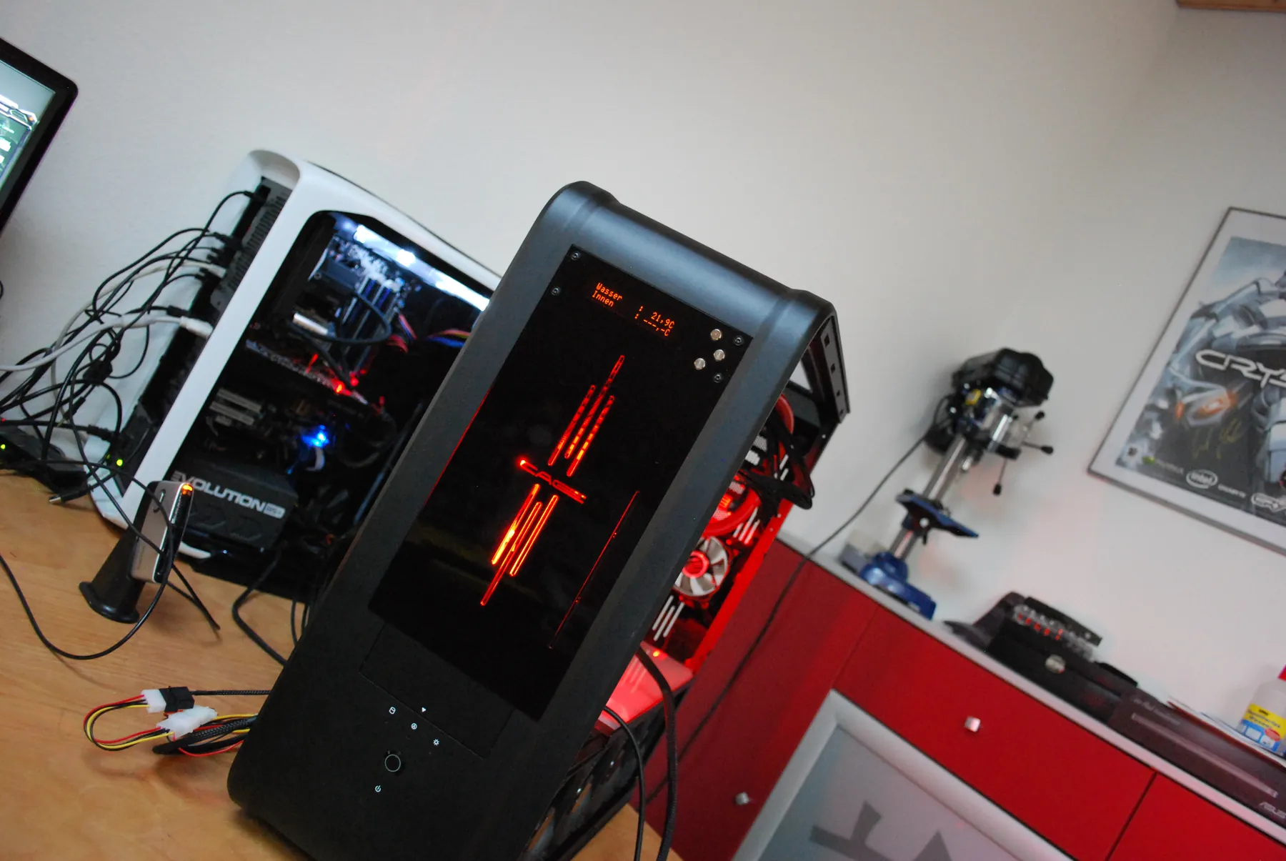 SilverStone TJ07 BloodMod: Front mit Licht: Aufnahme 3