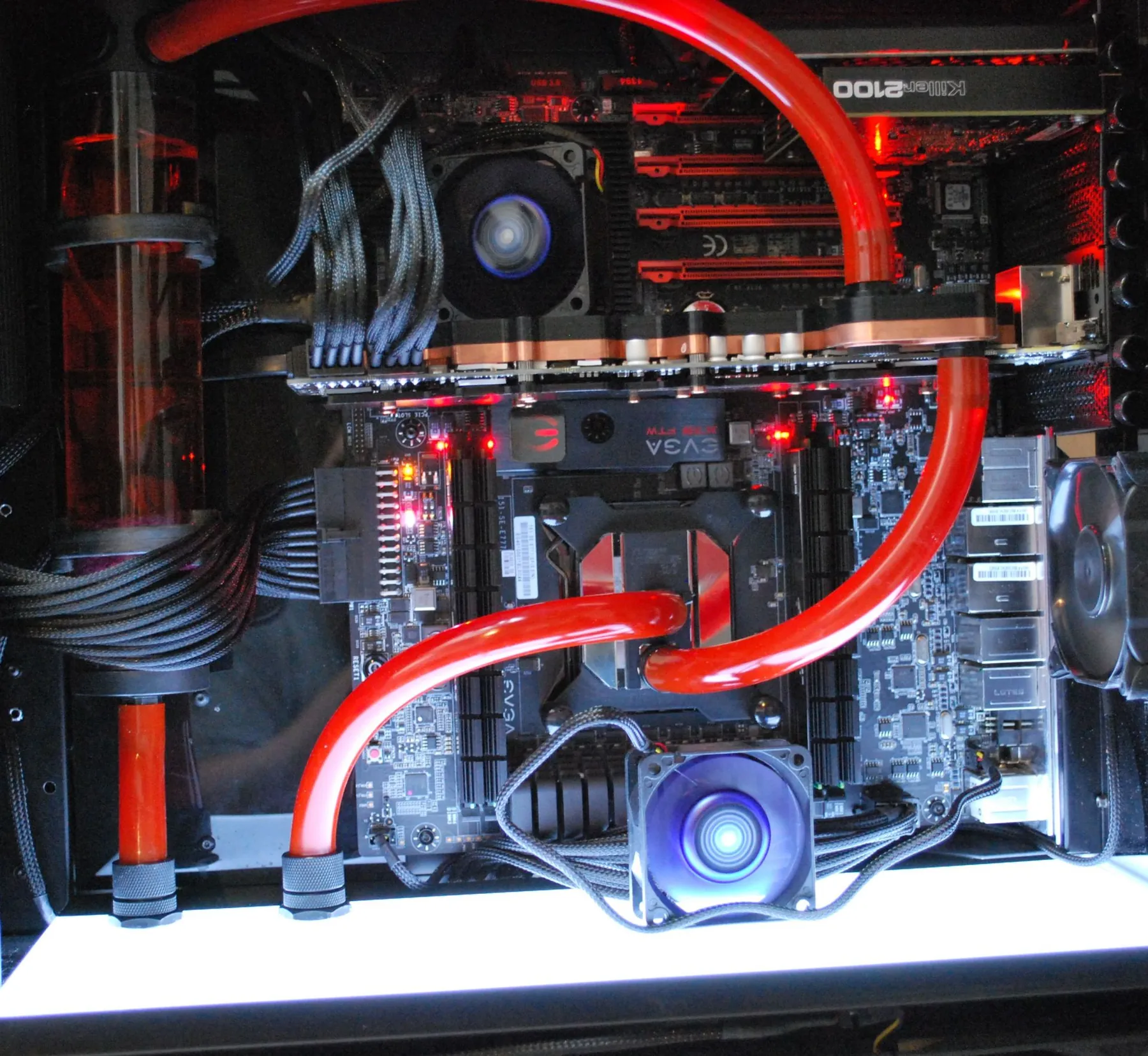 SilverStone TJ07 BloodMod: Wasserkühlung: Aufnahme 4