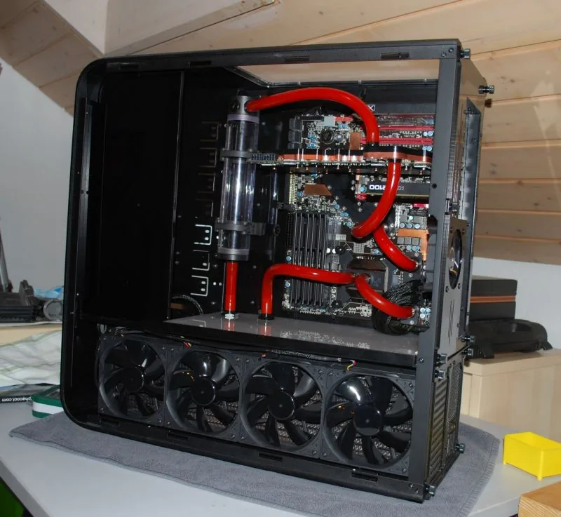 Cover SilverStone TJ07 BloodMod