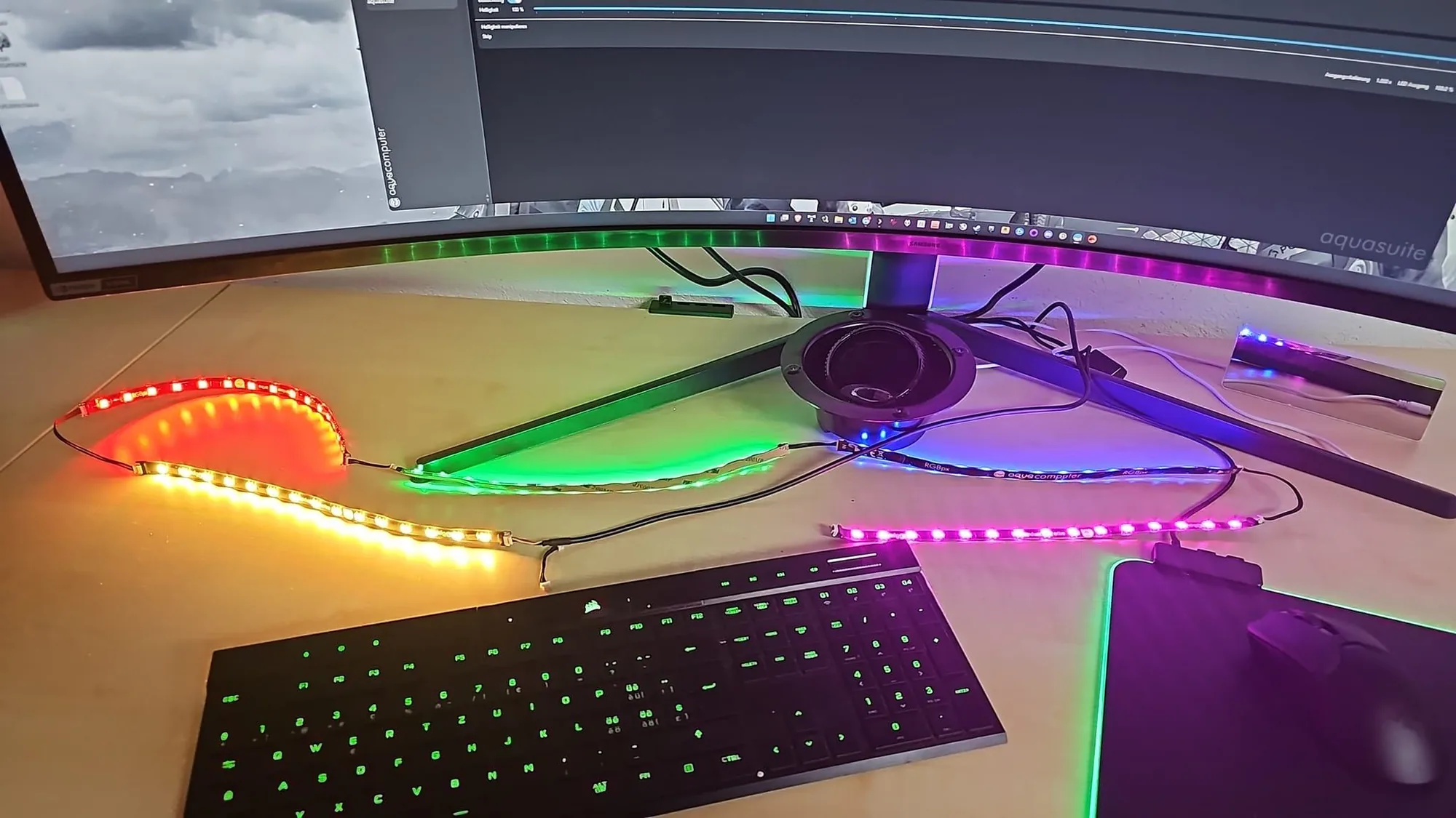 TJ07 BloodMod HarleyBlack: Test der Ambilight-Beleuchtung am Arbeitsplatz