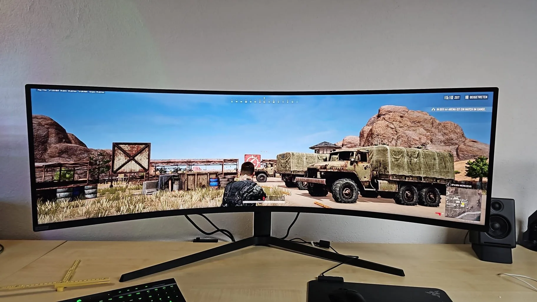 TJ07 BloodMod HarleyBlack: Neuer Monitor beim ersten Einsatz am Schreibtisch
