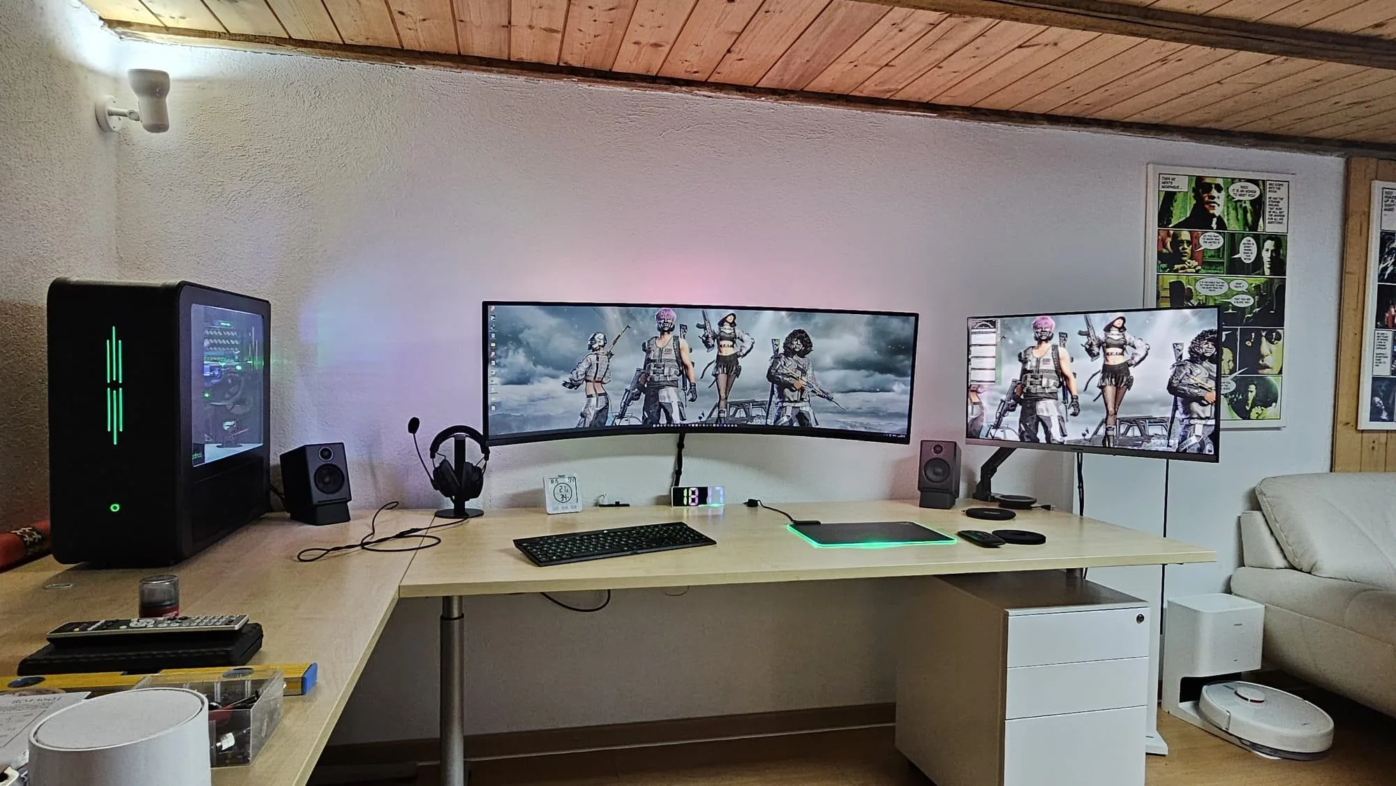 TJ07 BloodMod HarleyBlack: Arbeitsplatz mit BloodMod und mehreren Monitoren